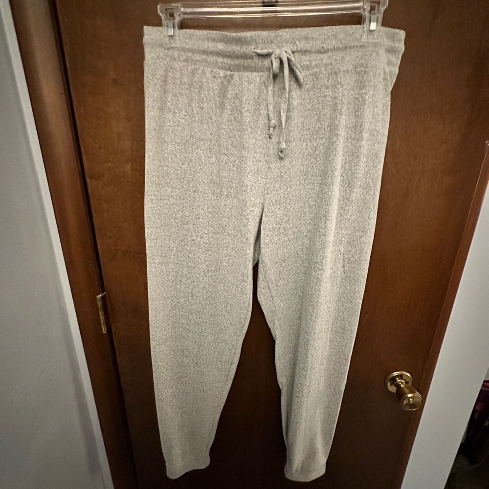 NWT Ladies Large Light Gray Jogger Pants from Mayfair.